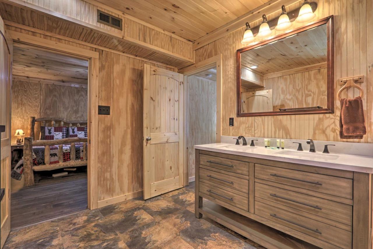 Gatlinburg Cabin With Loft And Game Room 1 Mi To Town Exterior foto